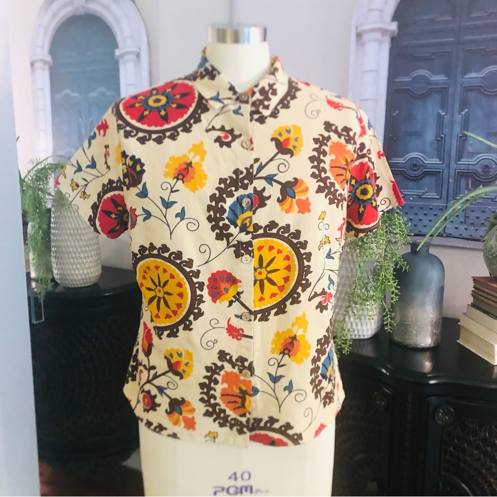 emery Rose ladies short sleeves button up shirt.
Size 2XL 100% cotton
